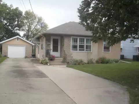 2827 Seventh St, Peru, IL 61354 photo 1