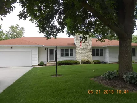 329 E Lincoln St, Seneca, IL 61360 photo 1