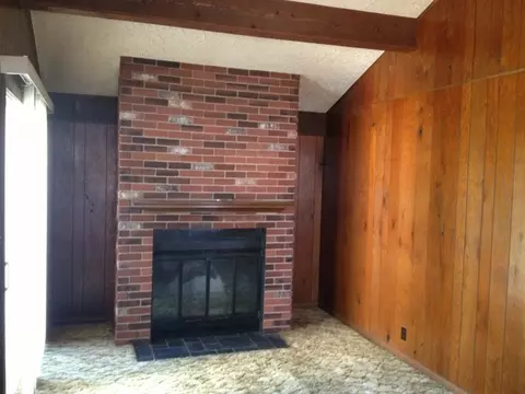 918 Cornell St, Ottawa, IL 61350 photo 2