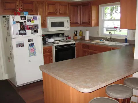 105 Valley View Dr, Seneca, IL 61360 photo 4
