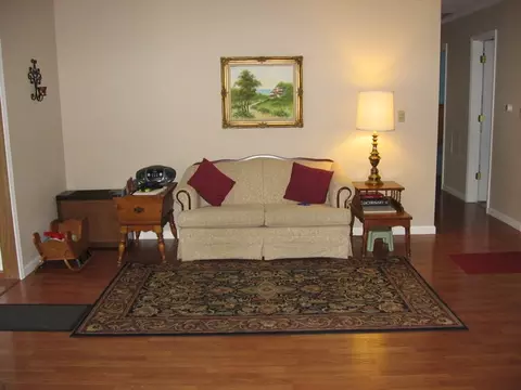 105 Valley View Dr, Seneca, IL 61360 photo 3