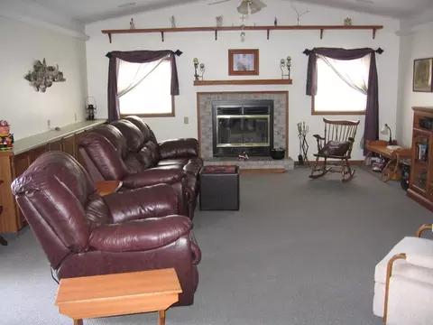 105 Valley View Dr, Seneca, IL 61360 photo 9