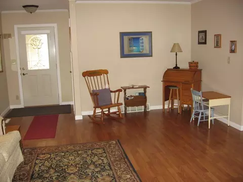 105 Valley View Dr, Seneca, IL 61360 photo 2