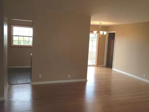651 E Central Ave, Princeton, IL 61356 photo 5
