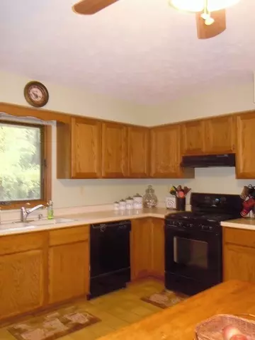 9840 Petry, Roscoe, IL 61073 photo 5