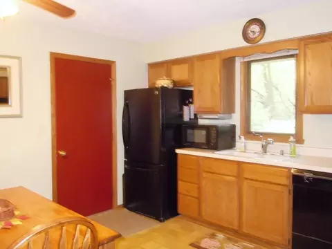 9840 Petry, Roscoe, IL 61073 photo 4