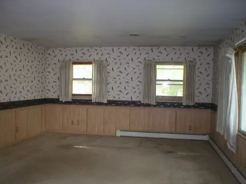 2405 Plum St, Peru, IL 61354 photo 5