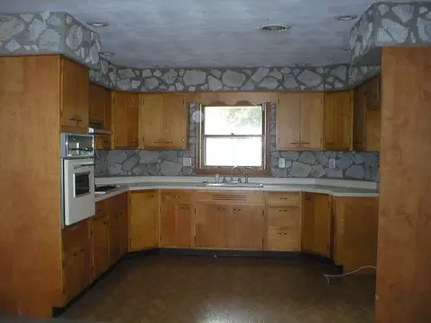 2405 Plum St, Peru, IL 61354 photo 3