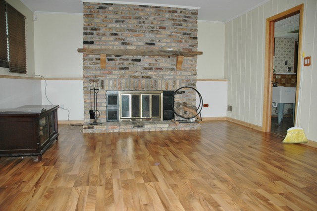 1217 Devonshire Dr, Joliet, IL 60435 photo 2