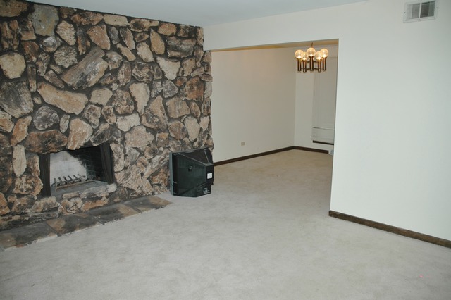 1217 Devonshire Dr, Joliet, IL 60435 photo 9