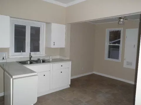 724 E Washington St, Morris, IL 60450 photo 2