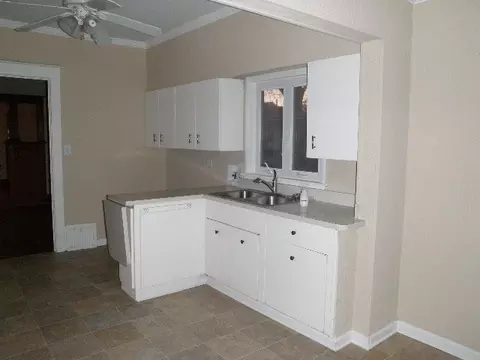724 E Washington St, Morris, IL 60450 photo 3