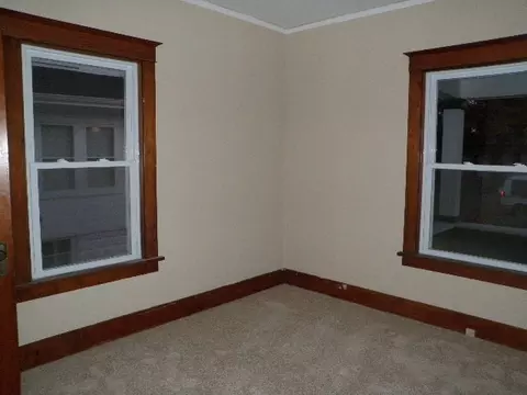 724 E Washington St, Morris, IL 60450 photo 9