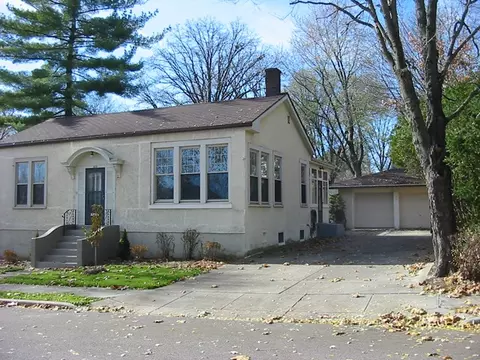 516 Grant St, Peru, IL 61354 photo 1