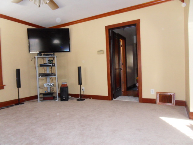 819 Spruce St, Aurora, IL 60506 photo 5
