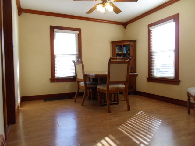 819 Spruce St, Aurora, IL 60506 photo 6