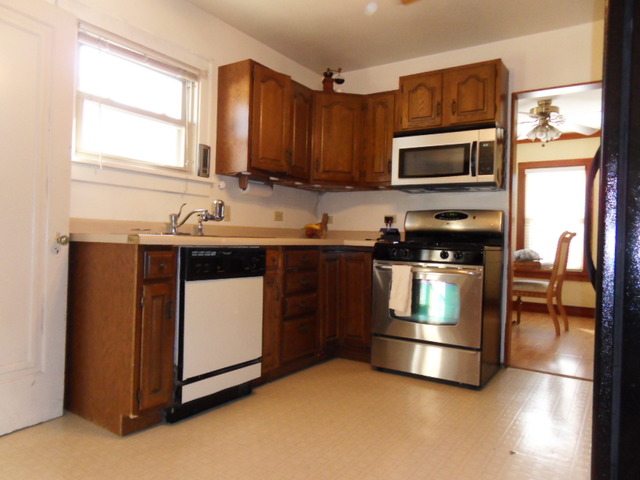 819 Spruce St, Aurora, IL 60506 photo 11