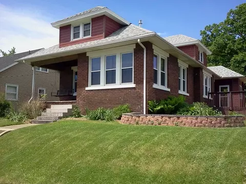 1728 Walnut St, Peru, IL 61354 photo 1