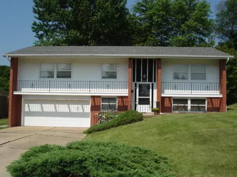 1912 Pine St, Peru, IL 61354 photo 1