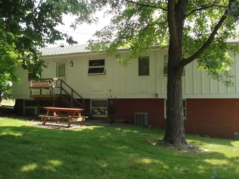 1912 Pine St, Peru, IL 61354 photo 2