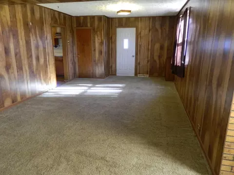 104 W Second St, Oglesby, IL 61348 photo 2