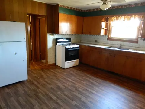 104 W Second St, Oglesby, IL 61348 photo 6