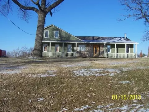 2707 W Wright Rd, Mchenry, IL 60050 photo 1
