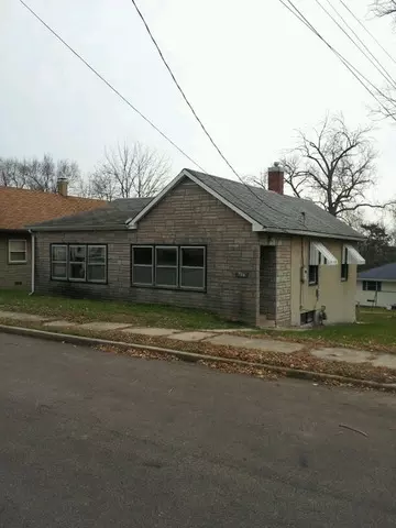 726 Sixth St, Peru, IL 61354 photo 1