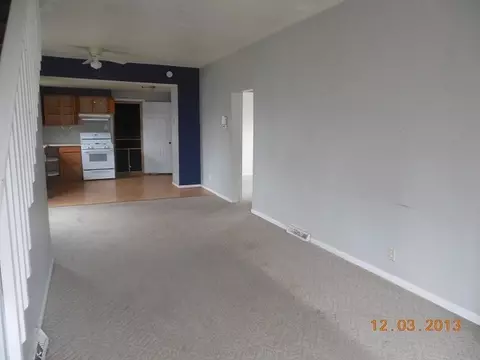 396 S Wall St, Kankakee, IL 60901 photo 3