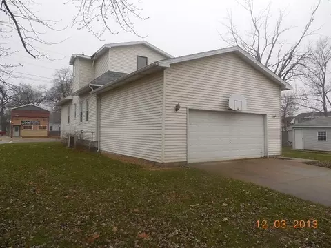 396 S Wall St, Kankakee, IL 60901 photo 2