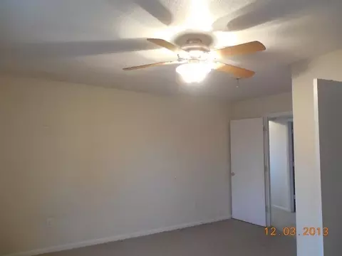 396 S Wall St, Kankakee, IL 60901 photo 8