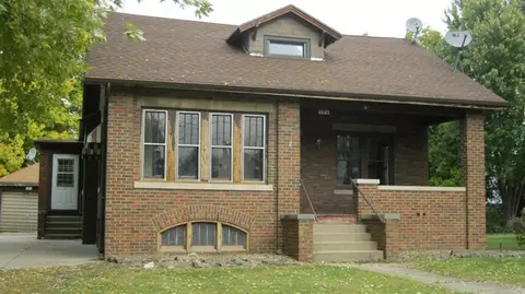 1621 10th St, Peru, IL 61354 photo 1