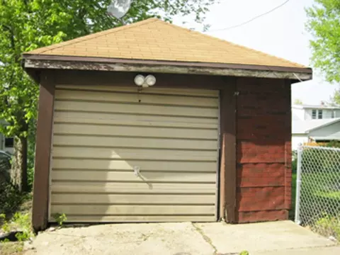 1621 10th St, Peru, IL 61354 photo 9