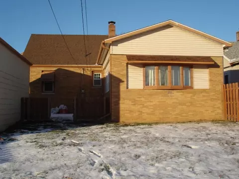 105 E Iowa St, Spring Valley, IL 61362 photo 2