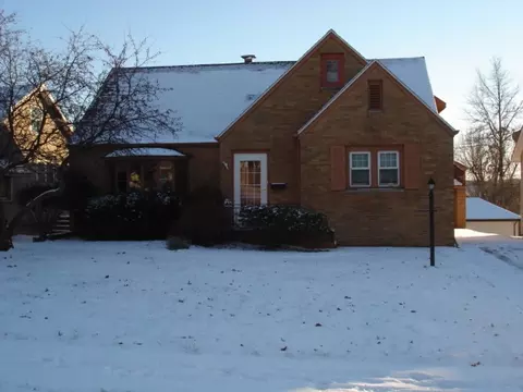 105 E Iowa St, Spring Valley, IL 61362 photo 1