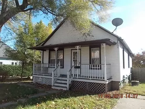 1318 Bluff St, Peru, IL 61354 photo 1