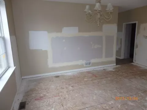 449 Mooresfield St, Elgin, IL 60124 photo 5