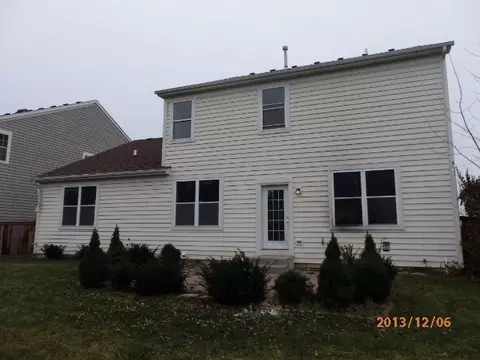 449 Mooresfield St, Elgin, IL 60124 photo 2
