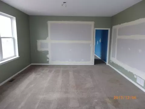 449 Mooresfield St, Elgin, IL 60124 photo 8
