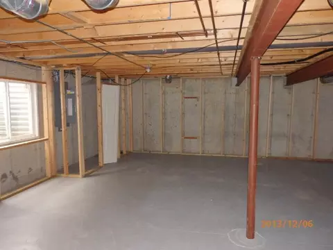 449 Mooresfield St, Elgin, IL 60124 photo 13
