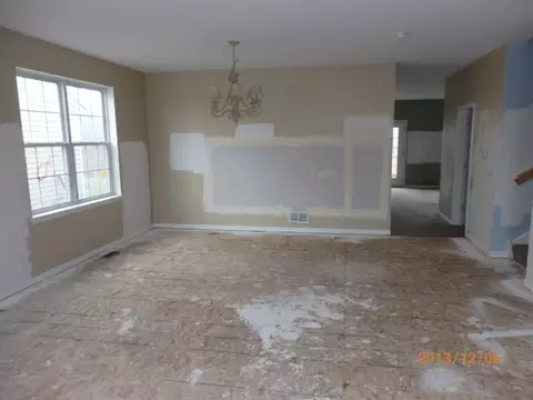 449 Mooresfield St, Elgin, IL 60124 photo 6
