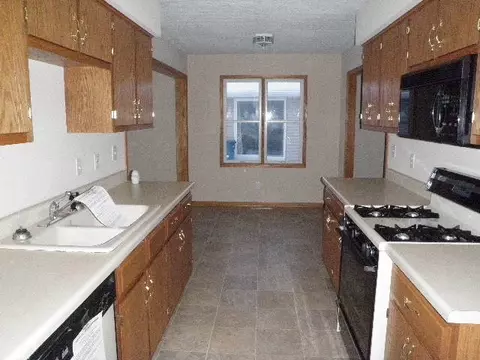 1640 Edgewater Dr, Morris, IL 60450 photo 2