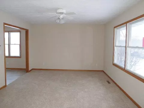 1640 Edgewater Dr, Morris, IL 60450 photo 4