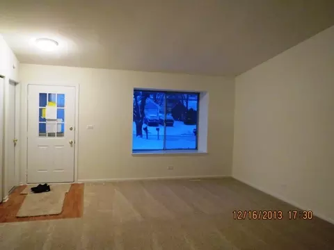 1288 Maroon Dr, Elgin, IL 60120 photo 3