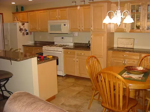 3019 Independence Dr, Peru, IL 61354 photo 6