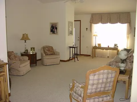 3019 Independence Dr, Peru, IL 61354 photo 2