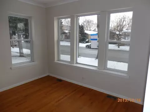 2208 E 93rd St, Chicago, IL 60617 photo 2
