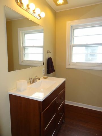 1052 S 4th St, Aurora, IL 60505 photo 21