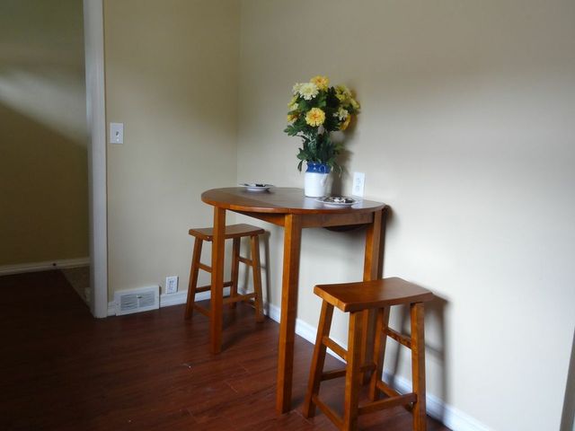 1052 S 4th St, Aurora, IL 60505 photo 5