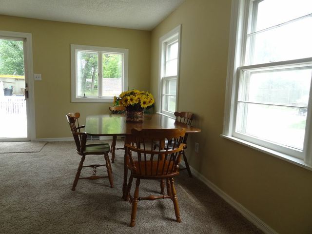 1052 S 4th St, Aurora, IL 60505 photo 9